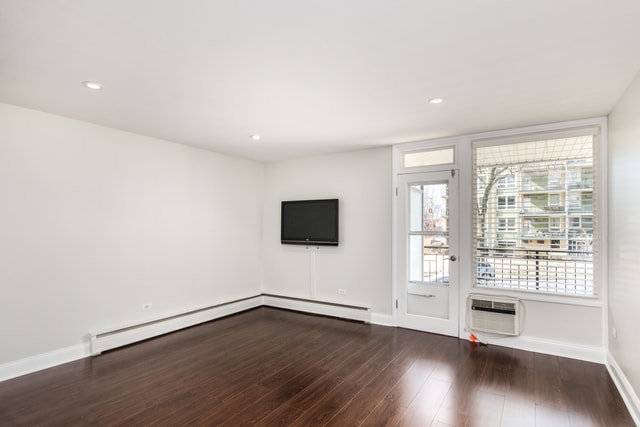 Building Photo - 6121 W Higgins Ave