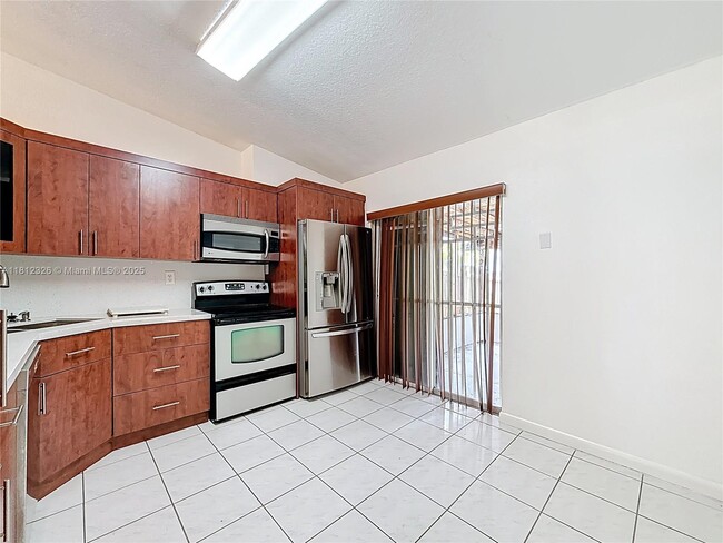 Building Photo - 17372 NW 76th Ct