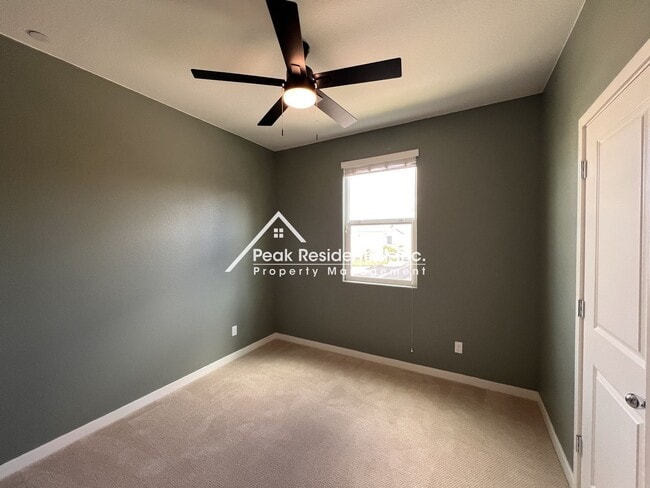 Building Photo - Updated 3bd/3ba North Natomas Townhouse