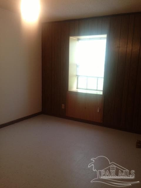 Building Photo - 1011 Lake Dr