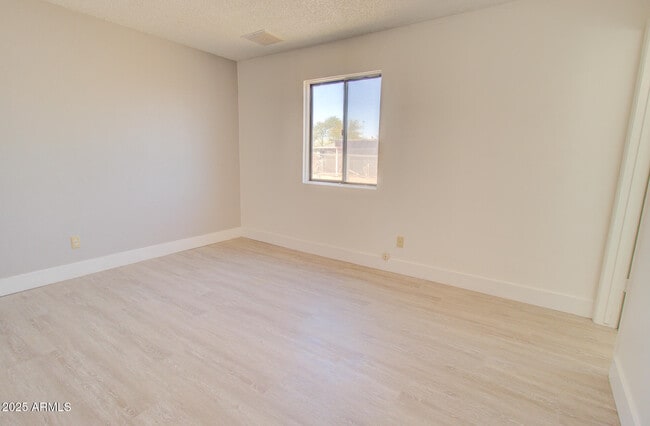 Building Photo - 518 W Battaglia Rd