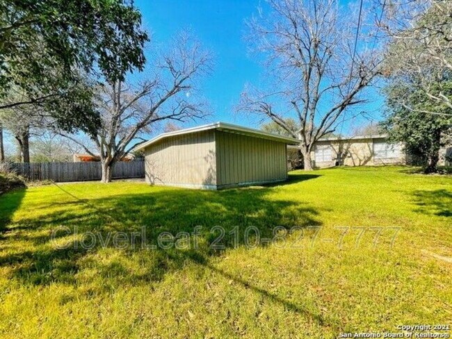 Building Photo - 2622 Hopeton Dr