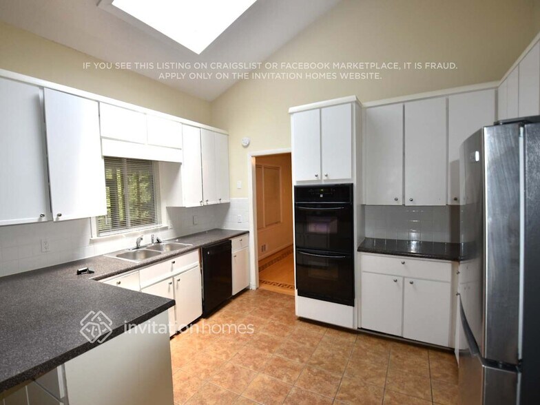 Building Photo - 1144 Aurora Ct
