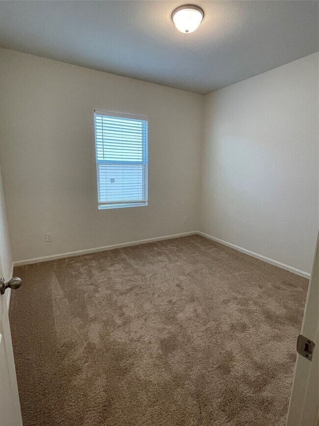 Building Photo - 10084 Pappas Dr