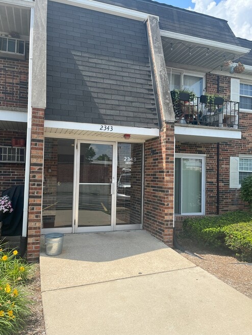 Building Photo - 2343 Ogden Ave