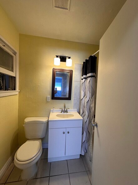 Building Photo - 3687 Pioneer Dr