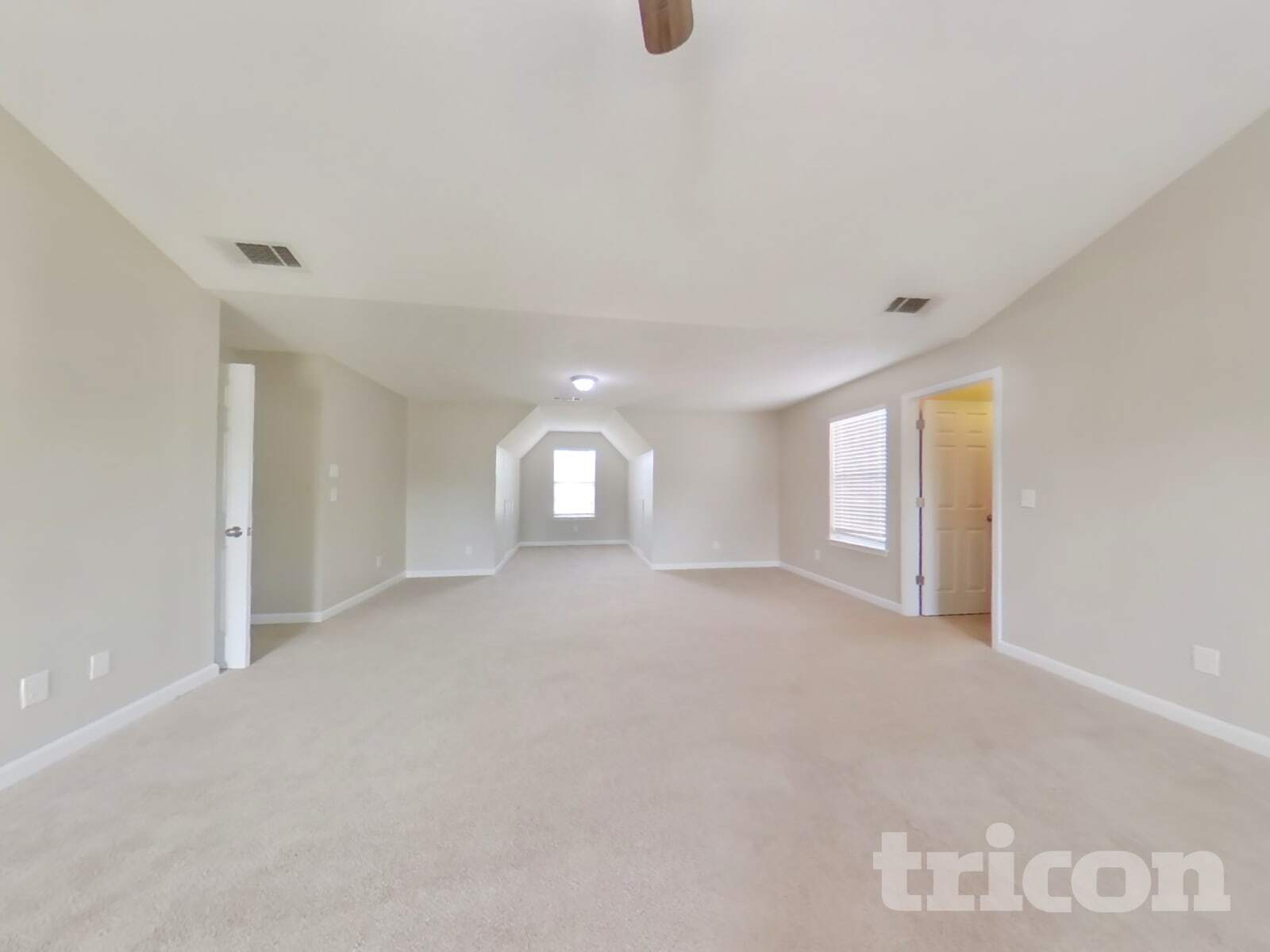 Building Photo - 232 Ermines Way