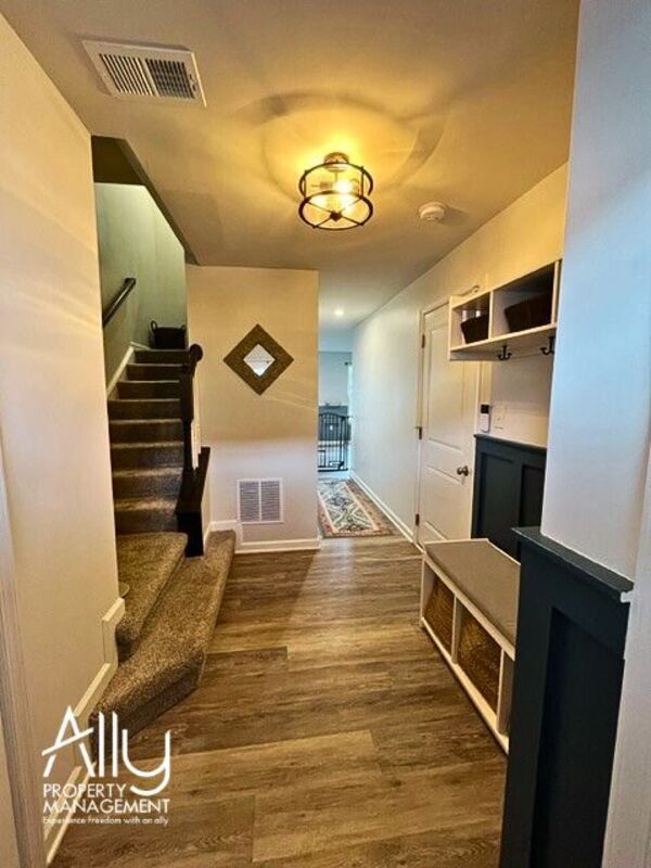 Building Photo - 2424 Pocoson Wood Ct