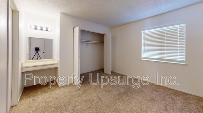 Building Photo - 1674 Bramble Pl