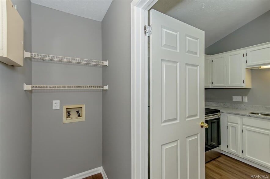 Building Photo - 189 S Burbank Dr