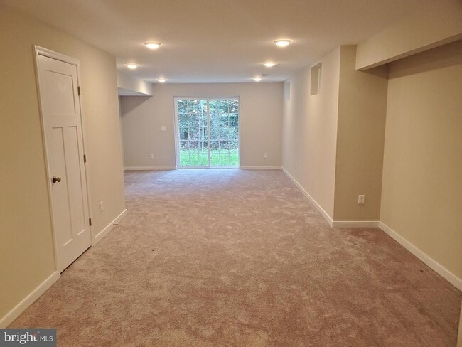 Building Photo - 142 Little Whim Rd