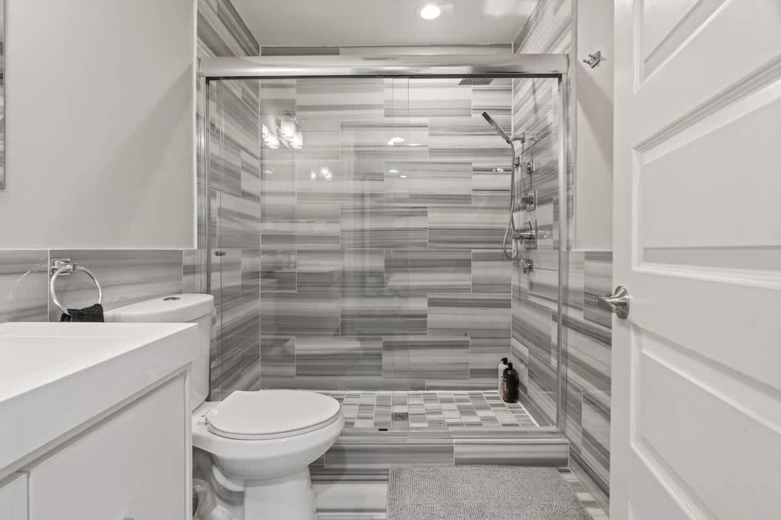 Building Photo - 606 S 2nd St