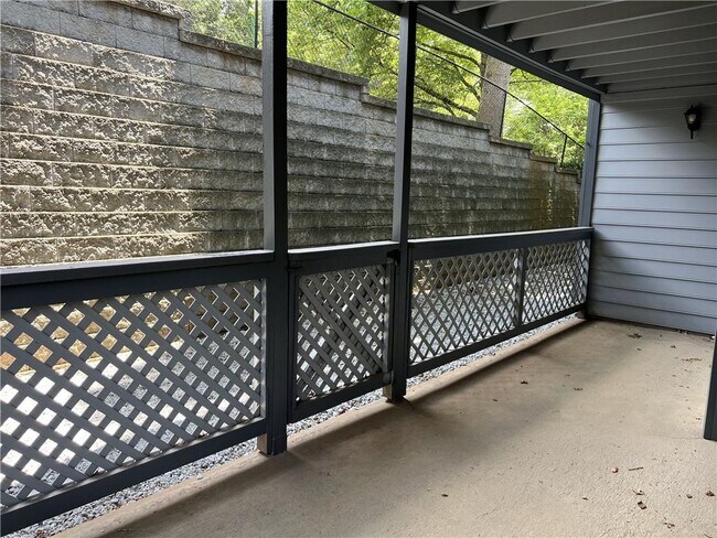 Building Photo - 1346 Weatherstone Way NE