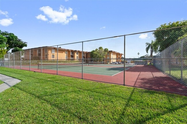 Building Photo - 9405 SW 76th St