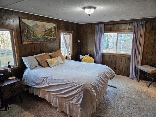 Building Photo - 2006 WY-352