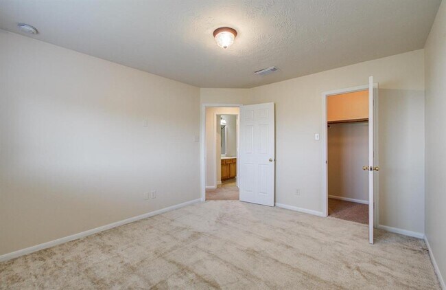 Building Photo - 9007 S Ferndale Pl Dr