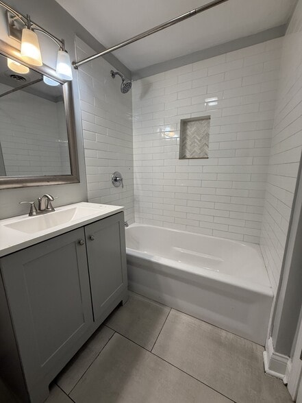 Building Photo - 3840 W Fillmore St