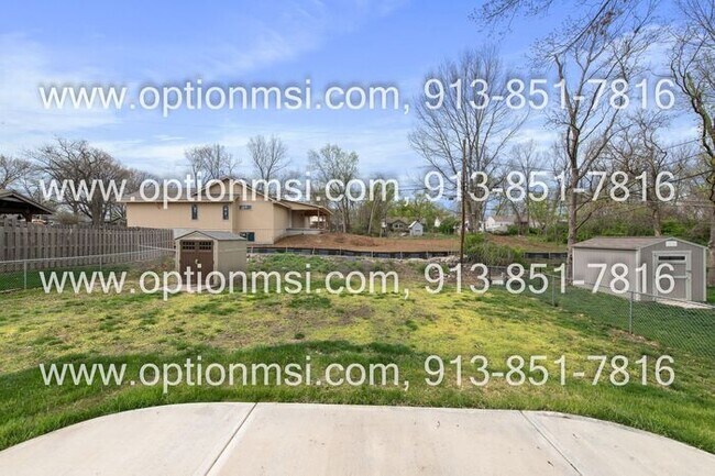 Building Photo - Ranch home available NOW!