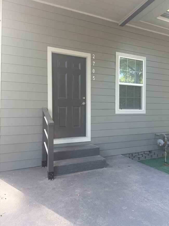 Building Photo - One bedroom in Monroe!