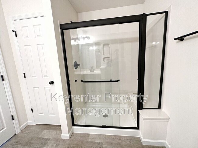 Building Photo - 350 Hammerstone Dr