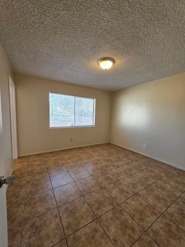 Building Photo - 2805 Cambria Ave