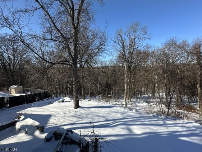 Building Photo - 28 Beardslee Hill Dr