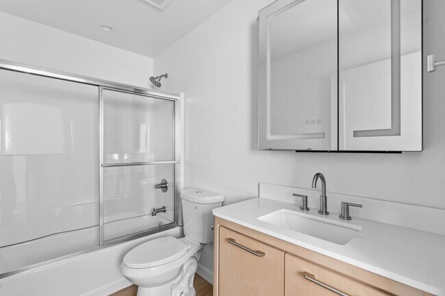 Building Photo - 6644 Valjean Ct