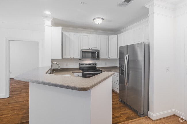 2BR, 2BA - 1,054SF - Kitchen - Retreat at Riverland