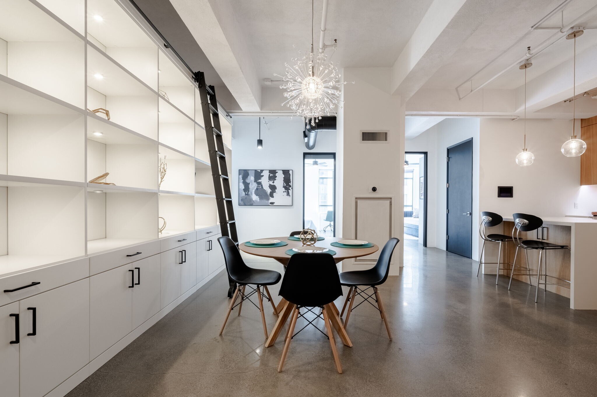 Building Photo - 849 S Broadway