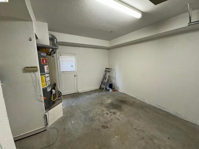 Building Photo - 20647 Maria Ct