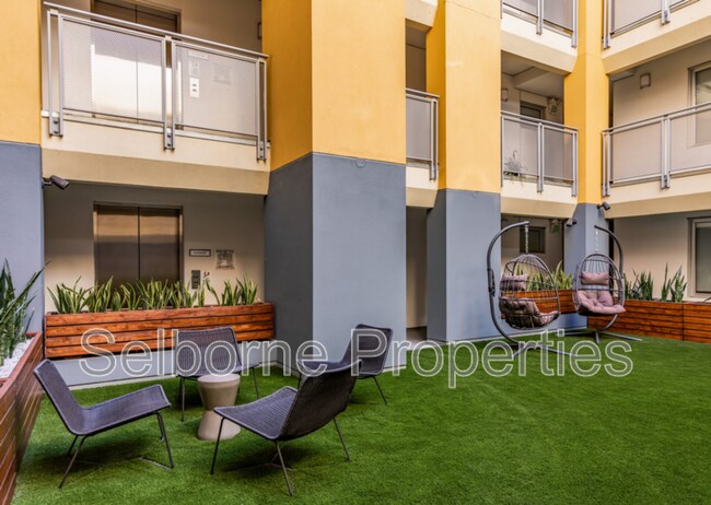 Building Photo - 1401 Jackson St