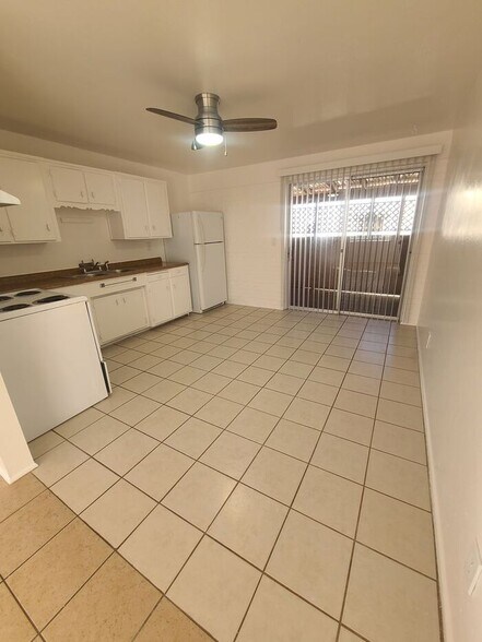 Building Photo - 3736 E Fairmount St