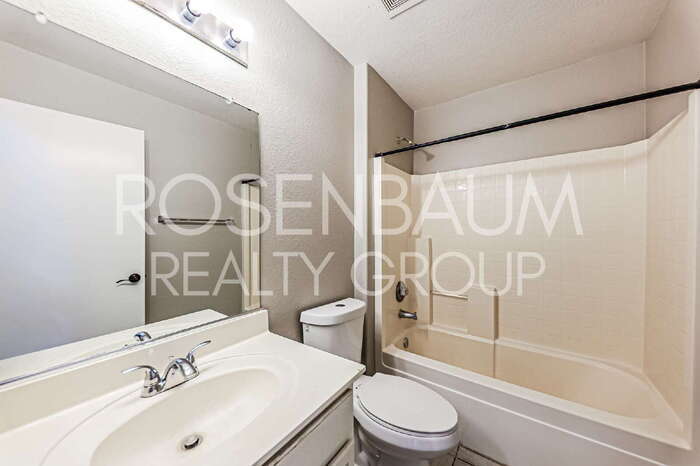 Building Photo - 9311 W Monroe St