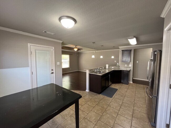 Building Photo - 2720 Brighton Pl