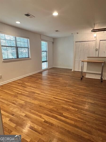 Building Photo - 323 8th St NE