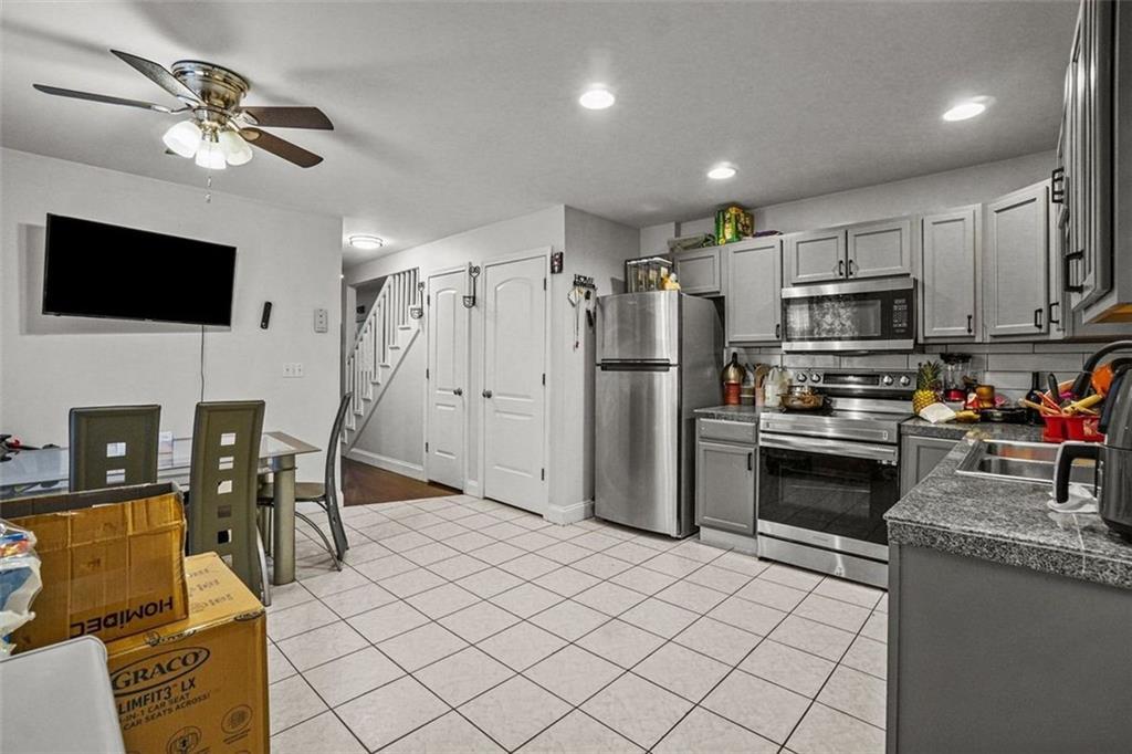 Building Photo - 46 Ridgeway Ave