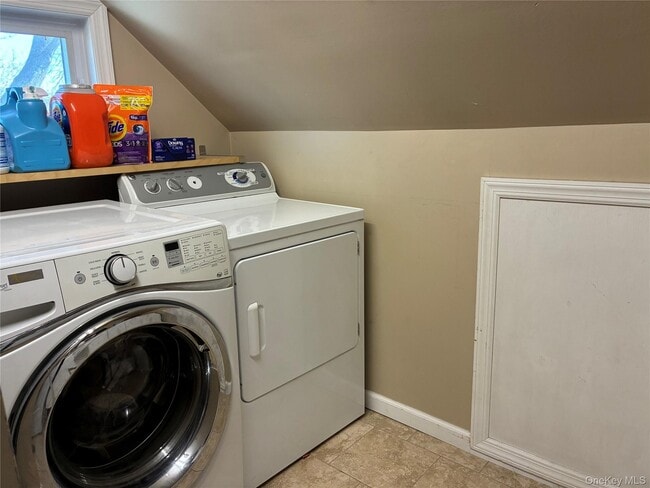 Building Photo - 65 Morning Glory Rd