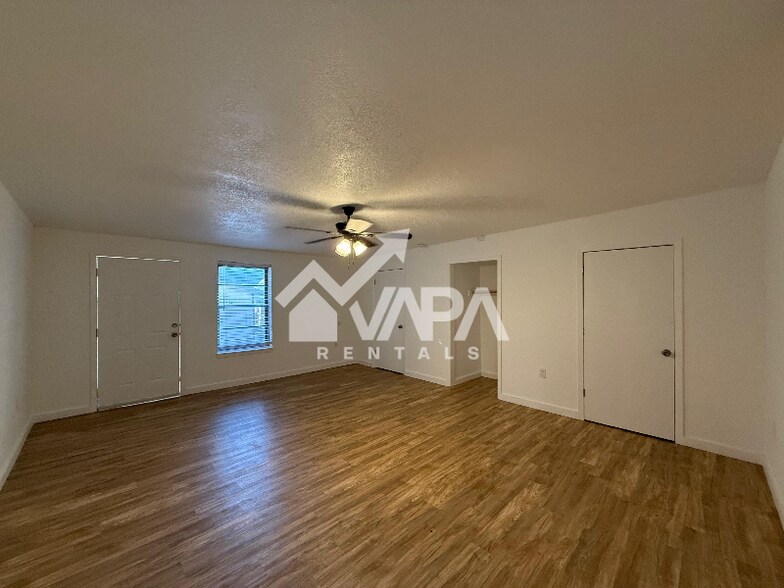 Building Photo - 319 Surrels Ave