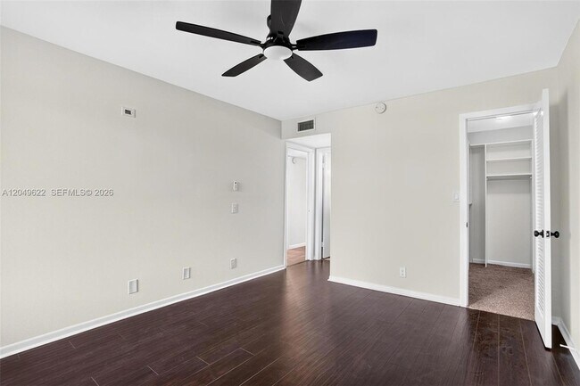 Building Photo - 9920 NW 68th Pl