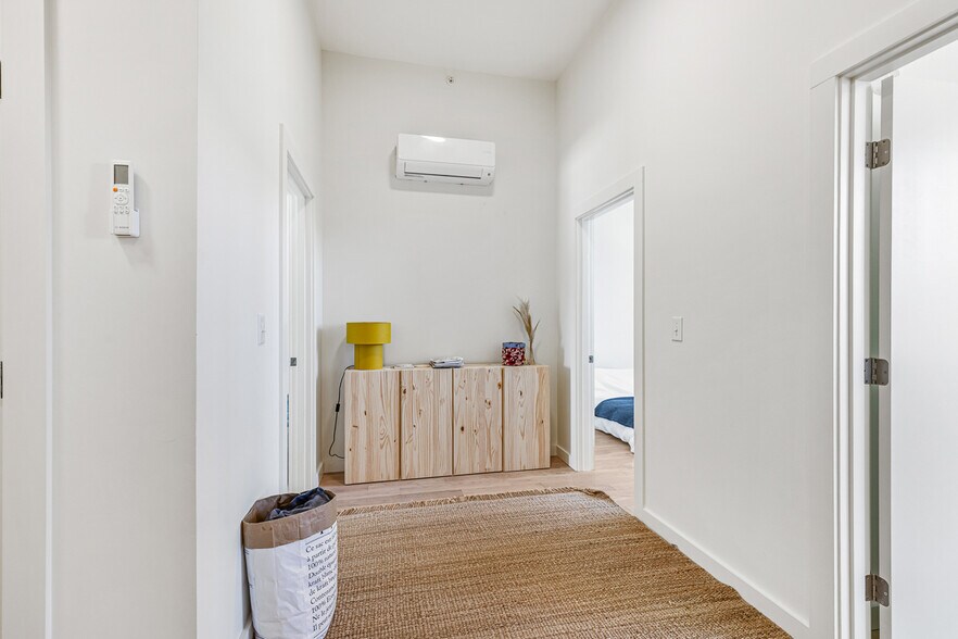 Building Photo - 123 Friendship St