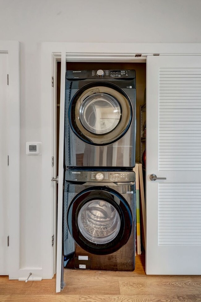 Building Photo - **Move-In Special - $500 off first month's rent**