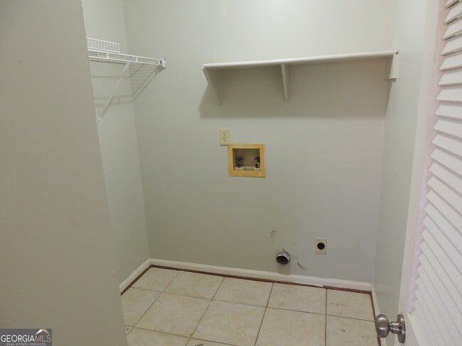 Building Photo - 492 Stonemill Manor