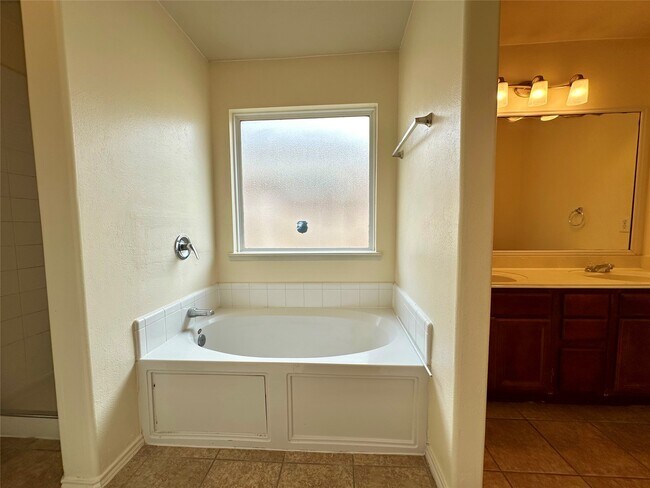 Building Photo - 7271 Caracara Dr