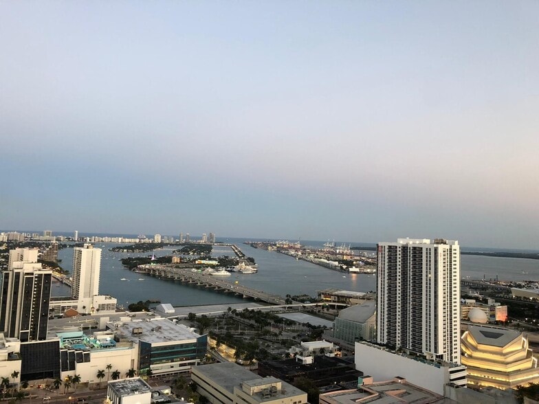 Building Photo - 1600 NE 1st Ave