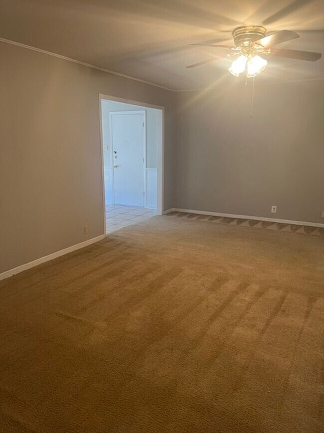 Building Photo - 2 Bedroom 1 Bathroom Georgetown Home