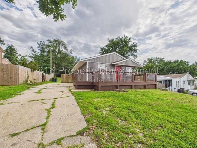 Building Photo - 9109 E 44th St