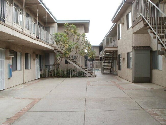 Building Photo - 0.0 bedroom in Los Angeles California 91343