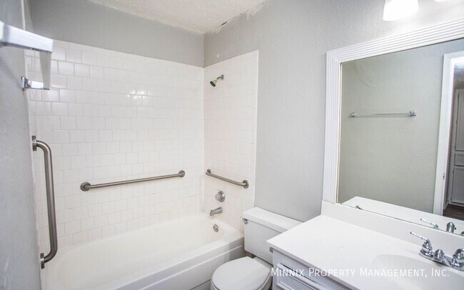 Building Photo - 7402 Waco Ave