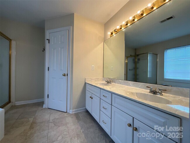 Building Photo - 10411 Rougemont Ln