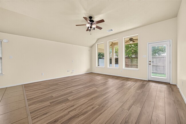 Building Photo - 6847 Tammany Manor Ln